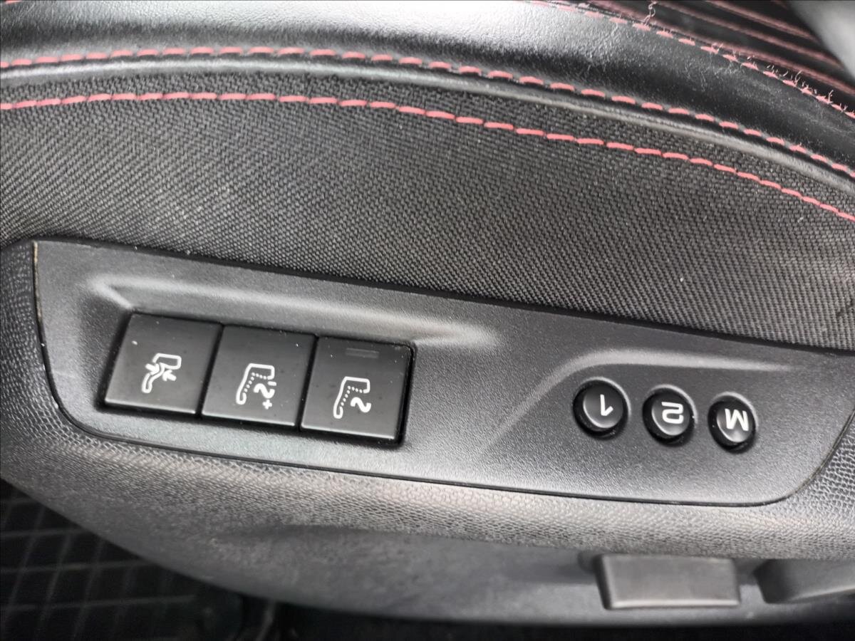 Peugeot 308 Hatchback 2,0 l 130 kw