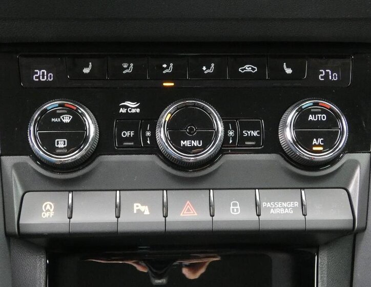 Škoda Karoq SUV / Terénní 1,5 l 110 kw