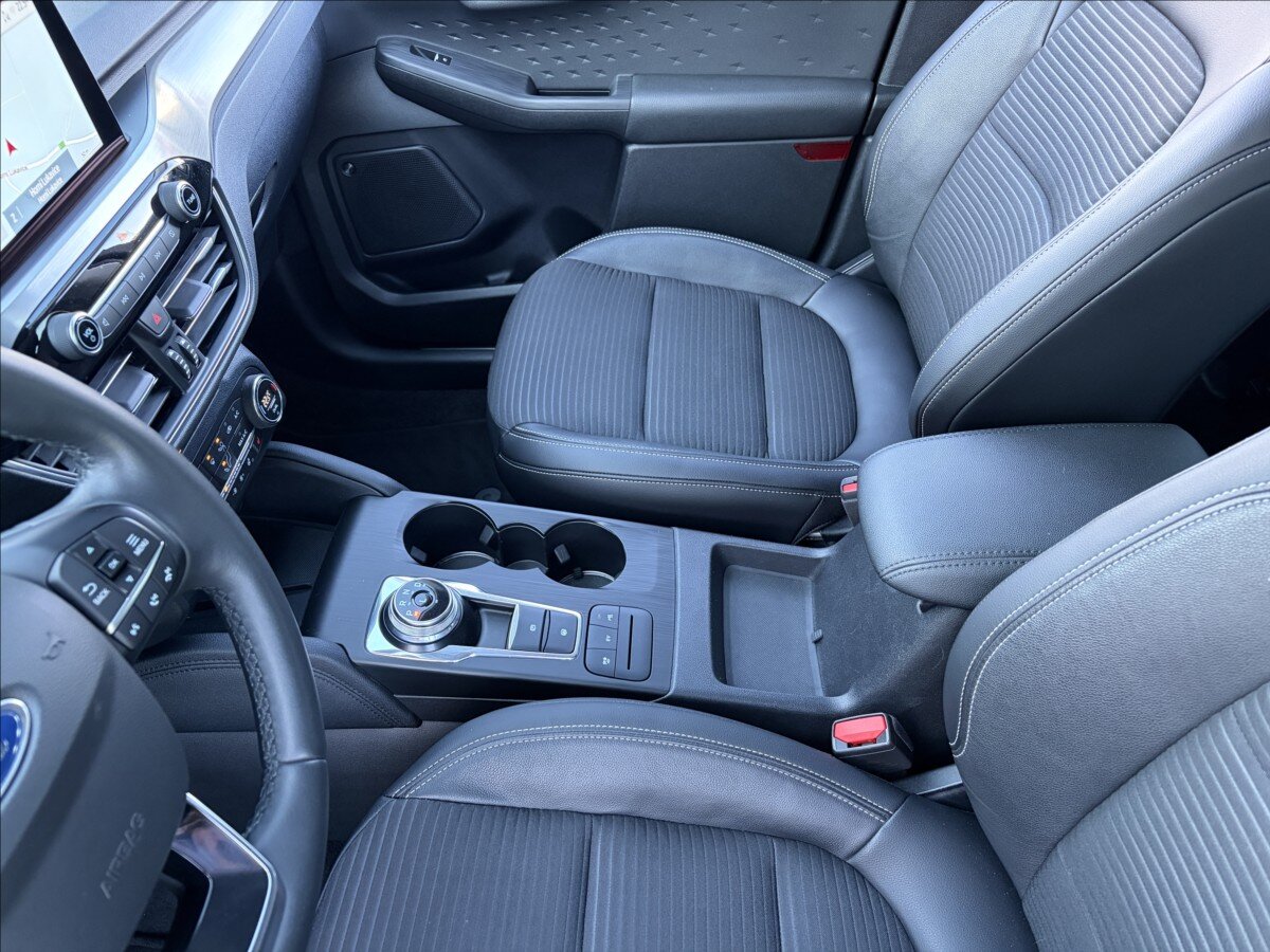 Ford Kuga SUV / Terénní 2,5 l 165 kw