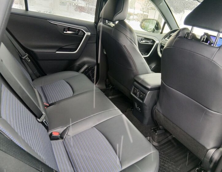 Toyota RAV4 SUV 2,5 l 131 kw