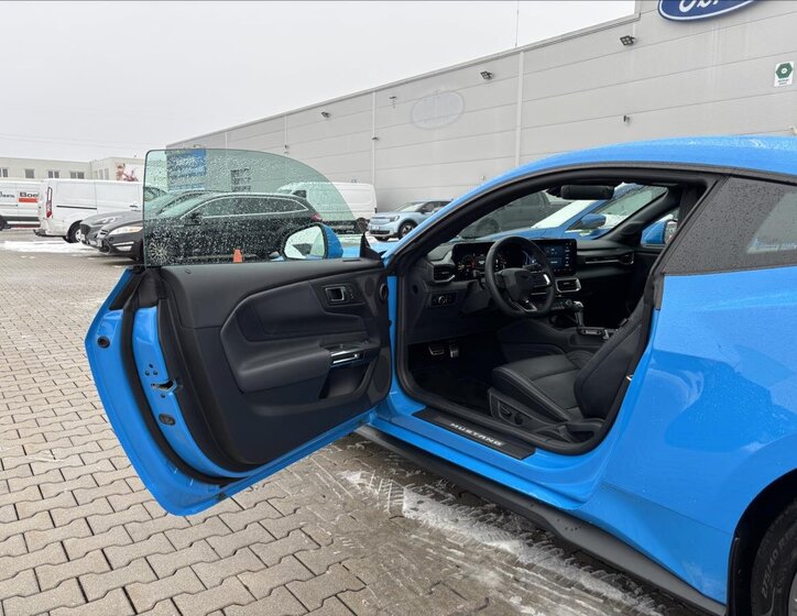 Ford Mustang Kupé 5,0 l 328 kw