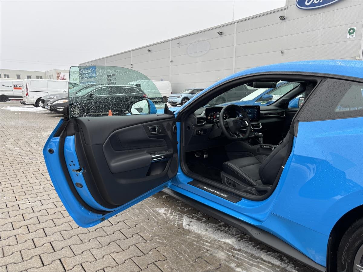 Ford Mustang Kupé 5,0 l 328 kw