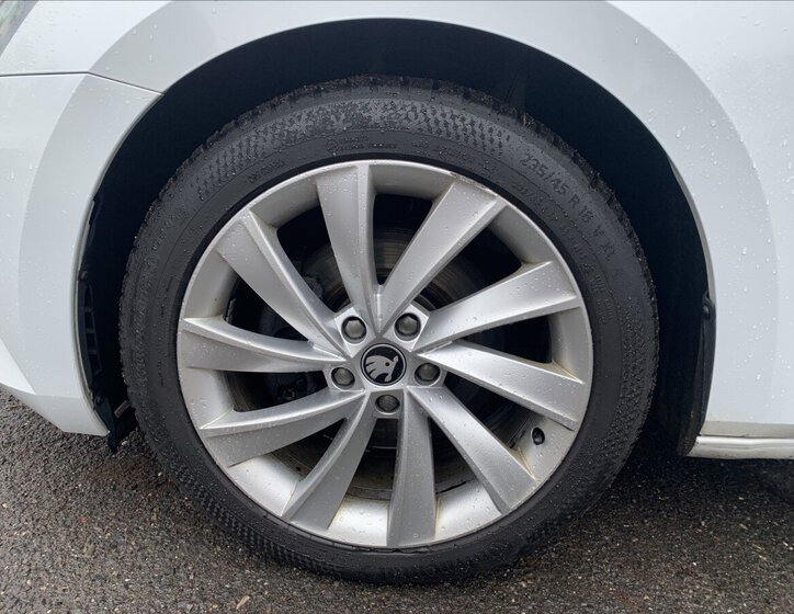 Škoda Superb Kombi 2,0 l 110 kw