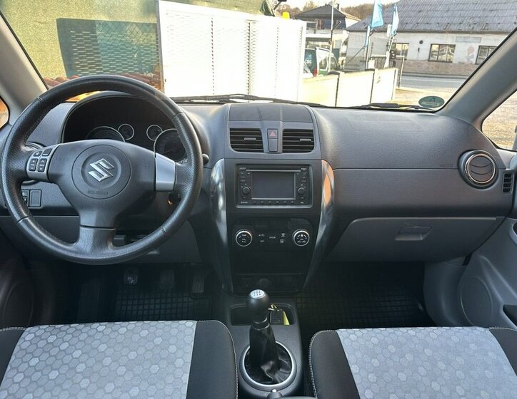 Suzuki SX4 Hatchback 1,6 l 88 kw