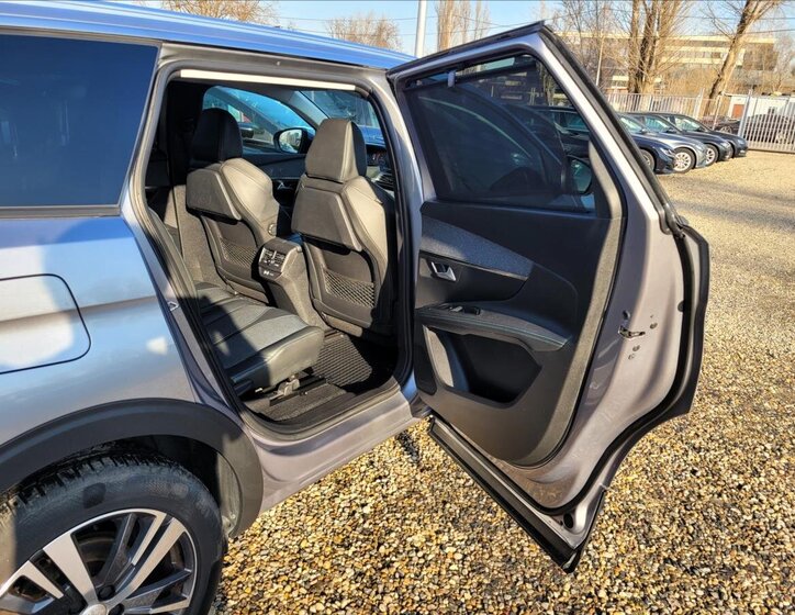 Peugeot 5008 SUV / Terénní 1,5 l 96 kw