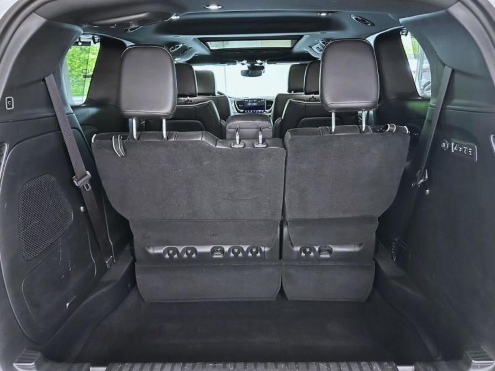 Chrysler Pacifica 25