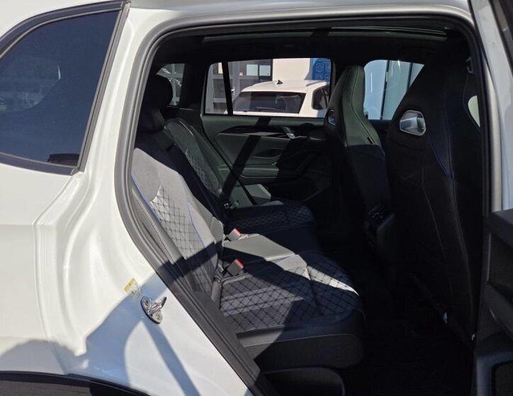 Volkswagen Tiguan SUV / Terénní 2,0 l 195 kw