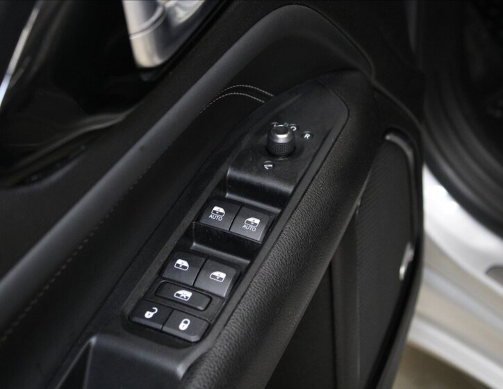 Jeep Compass SUV / Terénní 1,3 l 110 kw