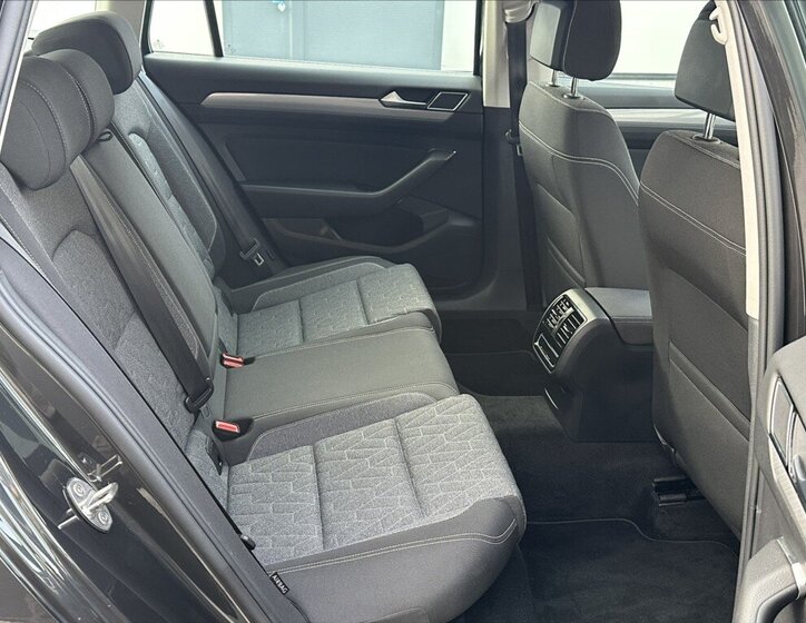 Volkswagen Passat Kombi 1,5 l 110 kw