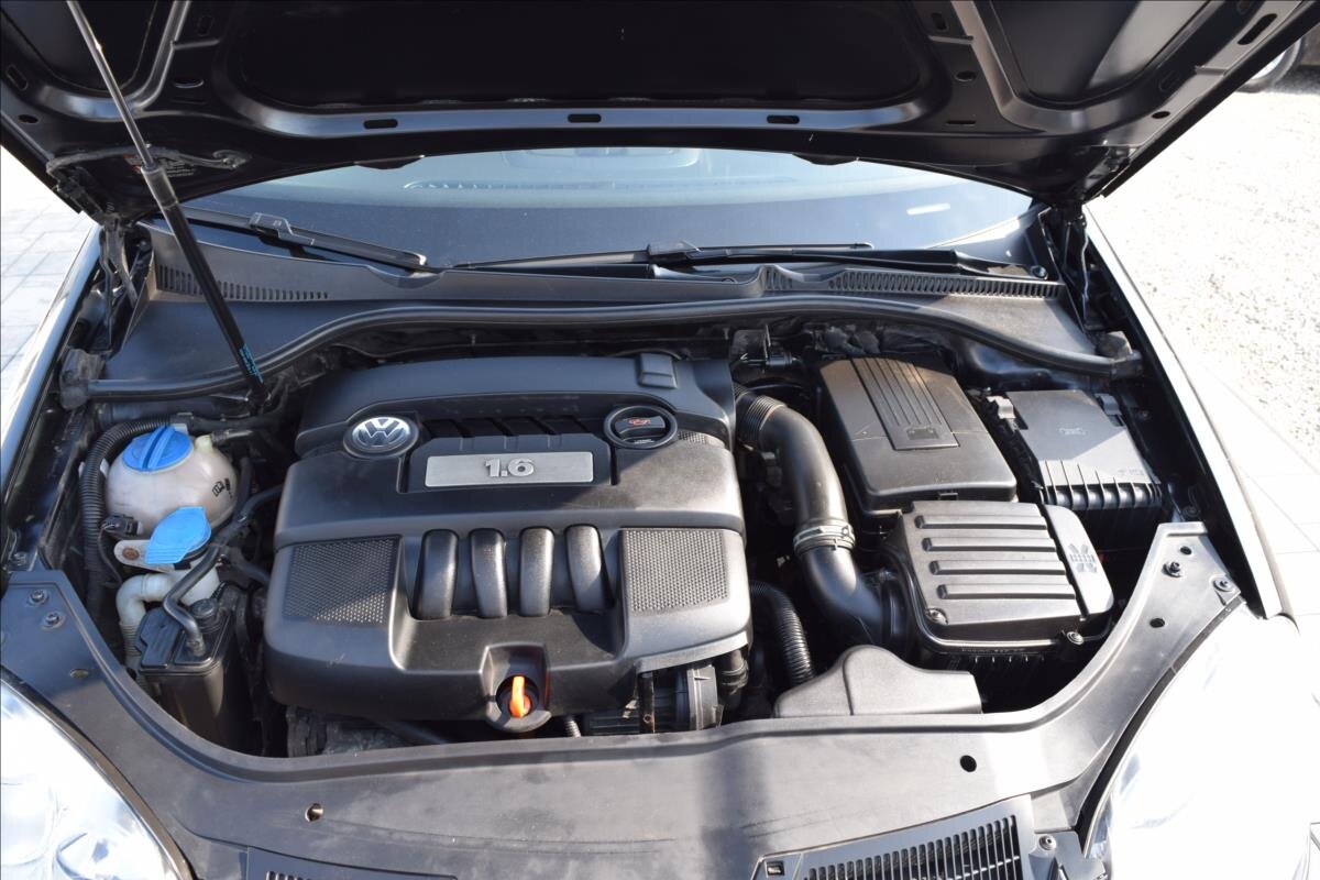 Volkswagen Golf Kombi 1,6 l 75 kw