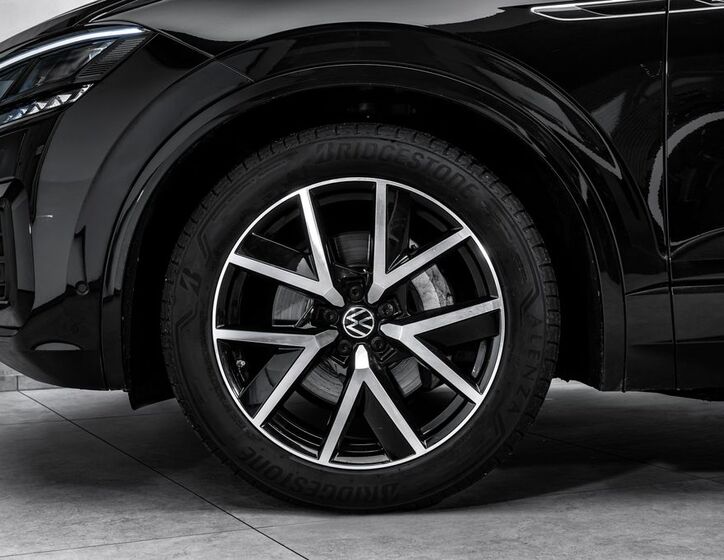 Volkswagen Touareg 2