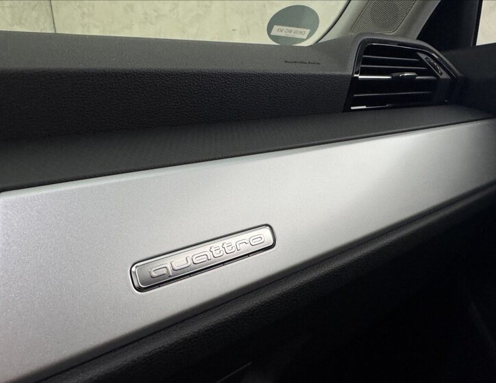 Audi Q3 SUV / Terénní 2,0 l 110 kw