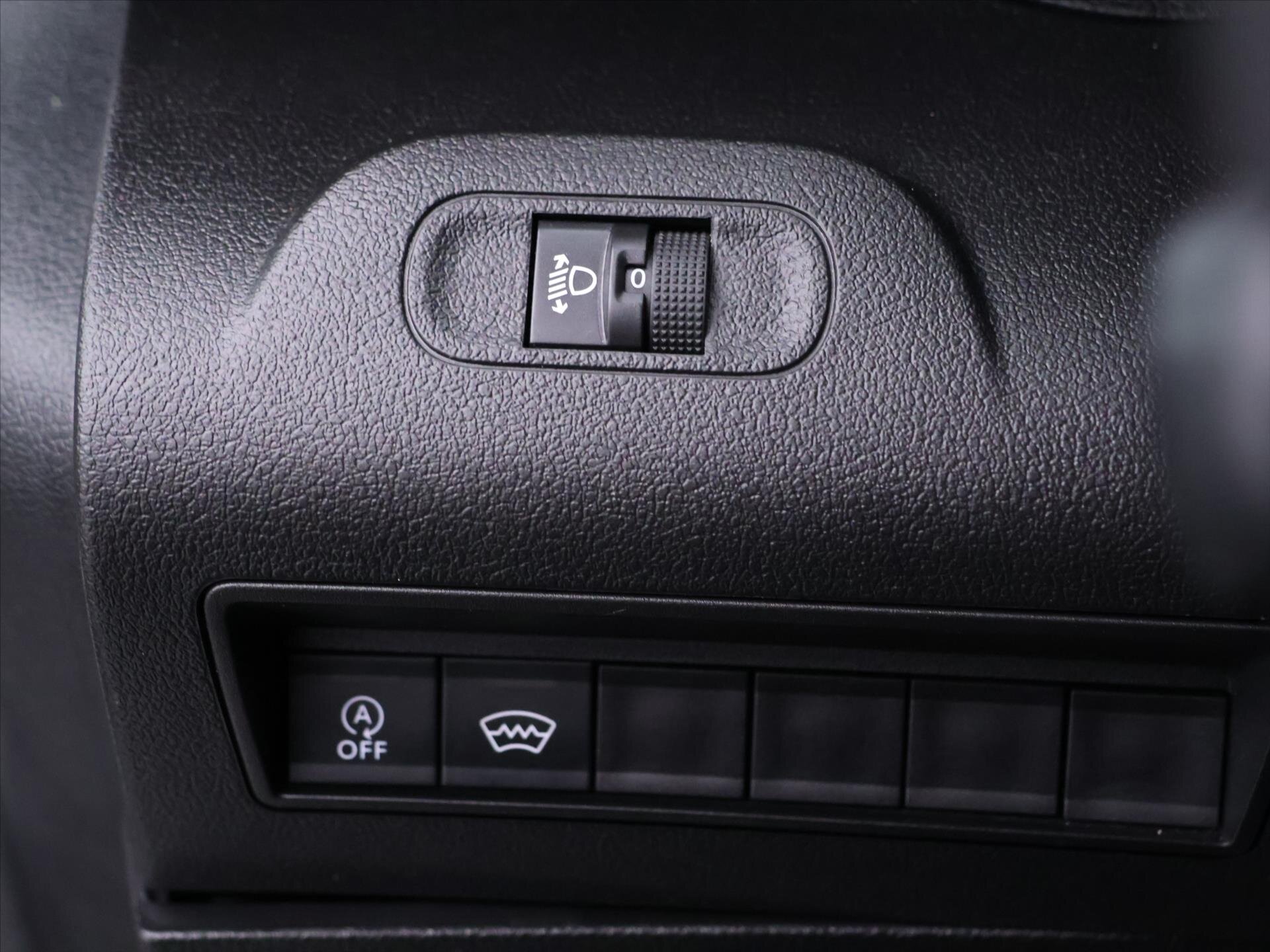 Peugeot Partner Ostatní 1,2 l 81 kw