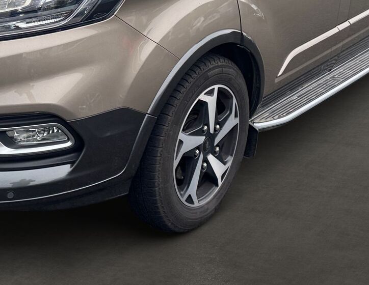 Ford Tourneo Custom 6