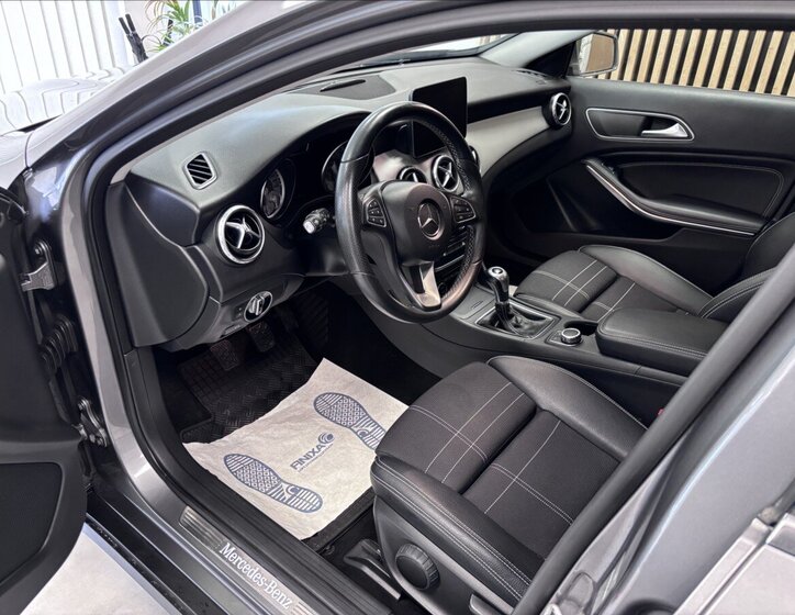 Mercedes-Benz GLA Kombi 1,6 l 90 kw