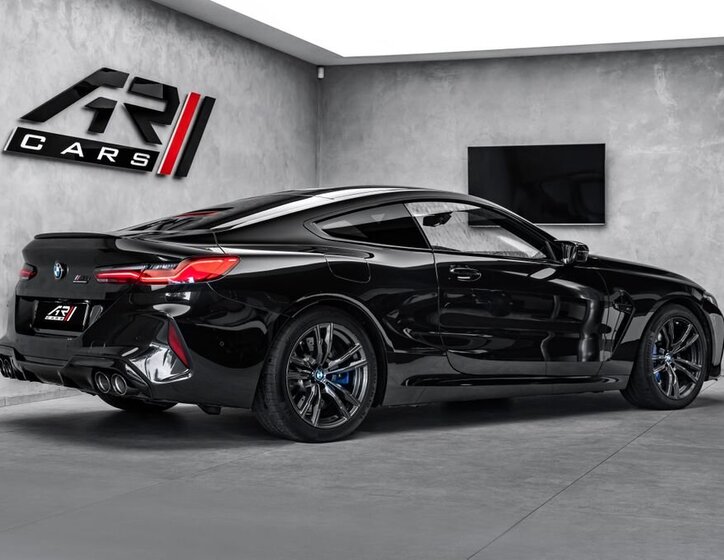 BMW M8 Kupé 4,4 l 460 kw