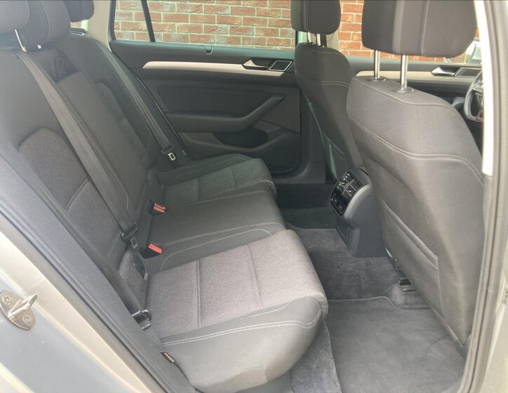 Volkswagen Passat Kombi 1,4 l 110 kw