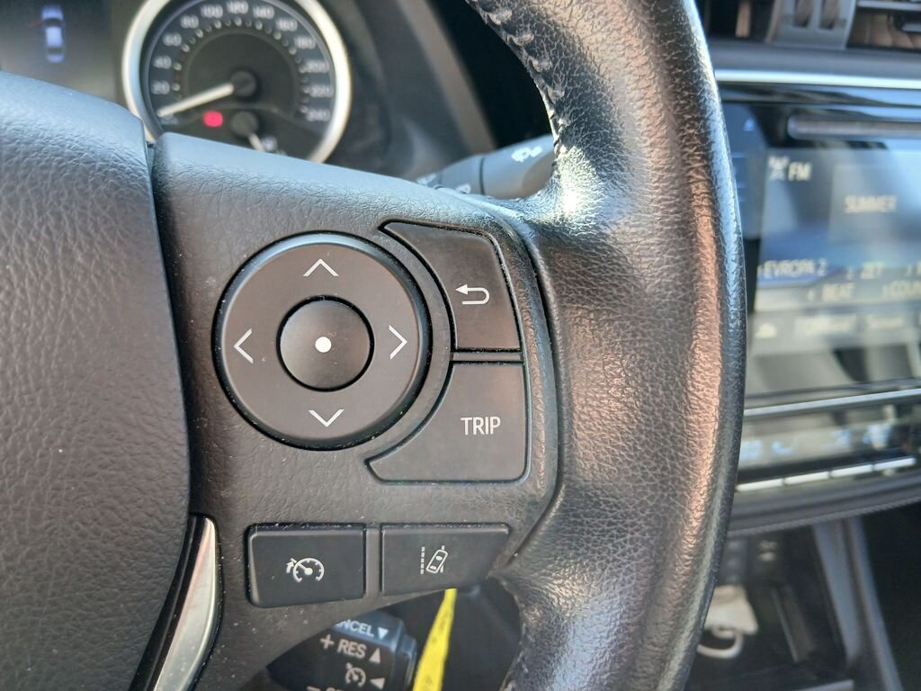 Toyota Corolla Sedan / Limuzína 1,6 l 97 kw