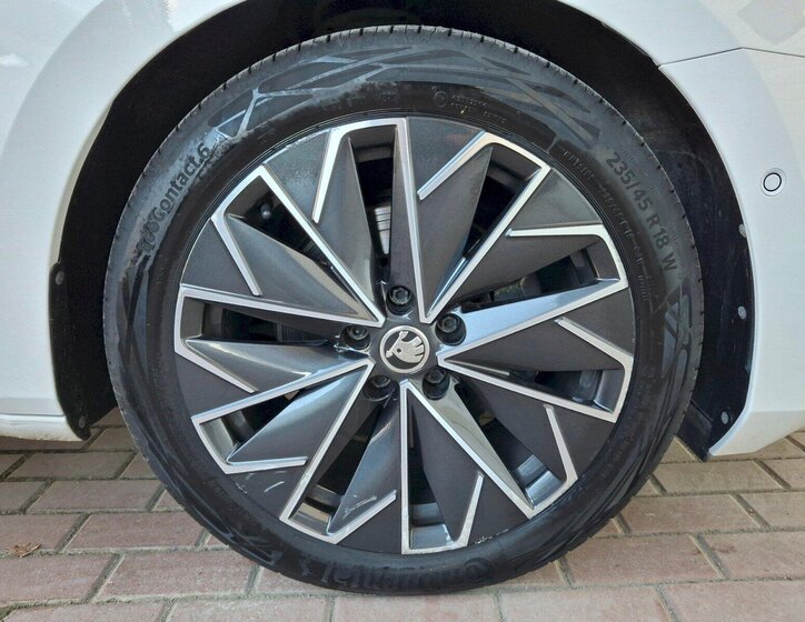 Škoda Superb Sedan / Limuzína 2,0 l 110 kw