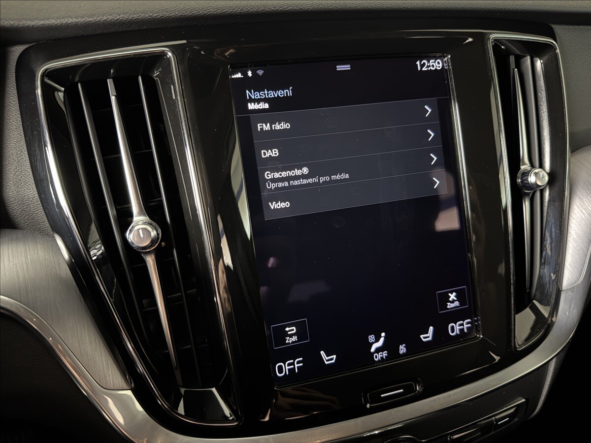 Volvo V60 Kombi 2,0 l 145 kw