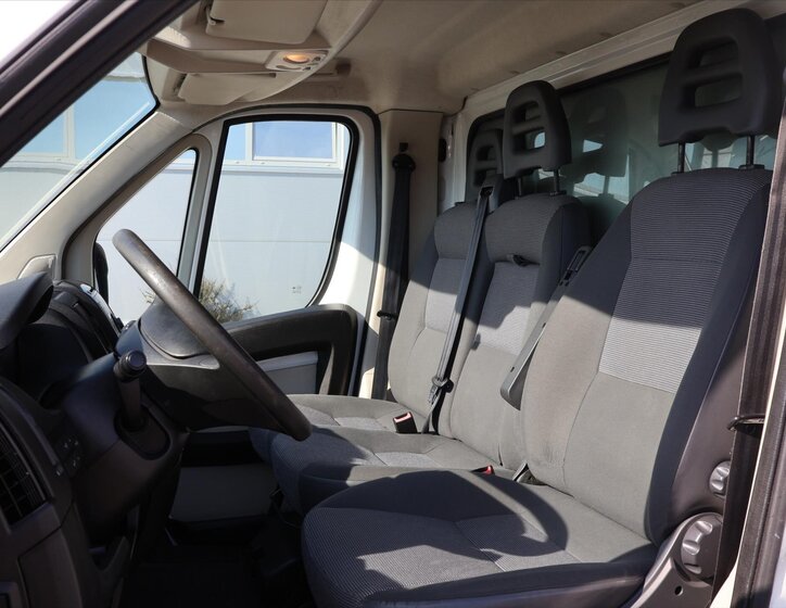 Peugeot Boxer Valník 2,2 l 88 kw