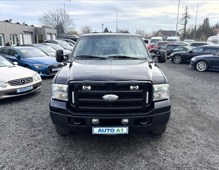 Ford Excursion SUV / Terénní 6,0 l 239 kw