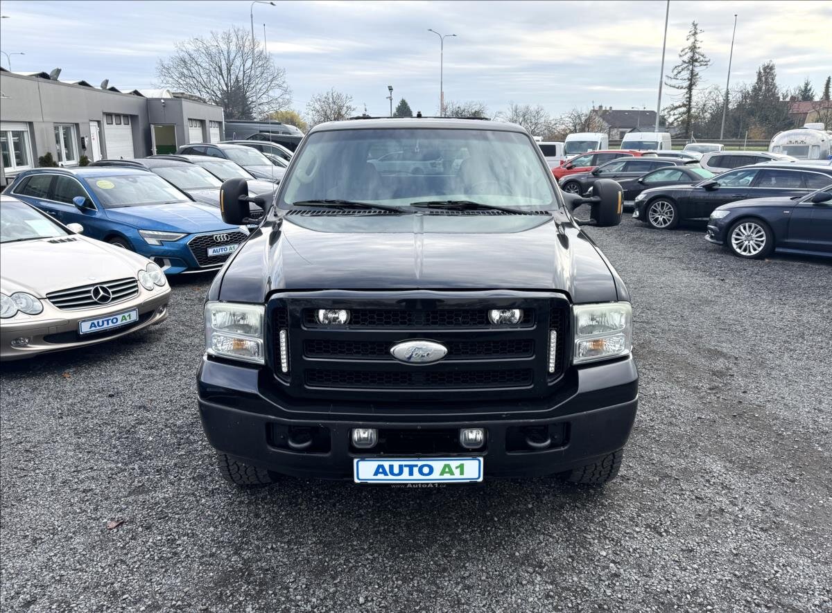 Ford Excursion SUV / Terénní 6,0 l 239 kw