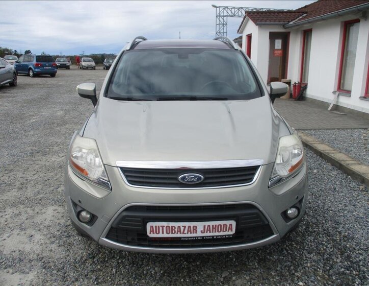 Ford Kuga SUV / Terénní 2,0 l 100 kw