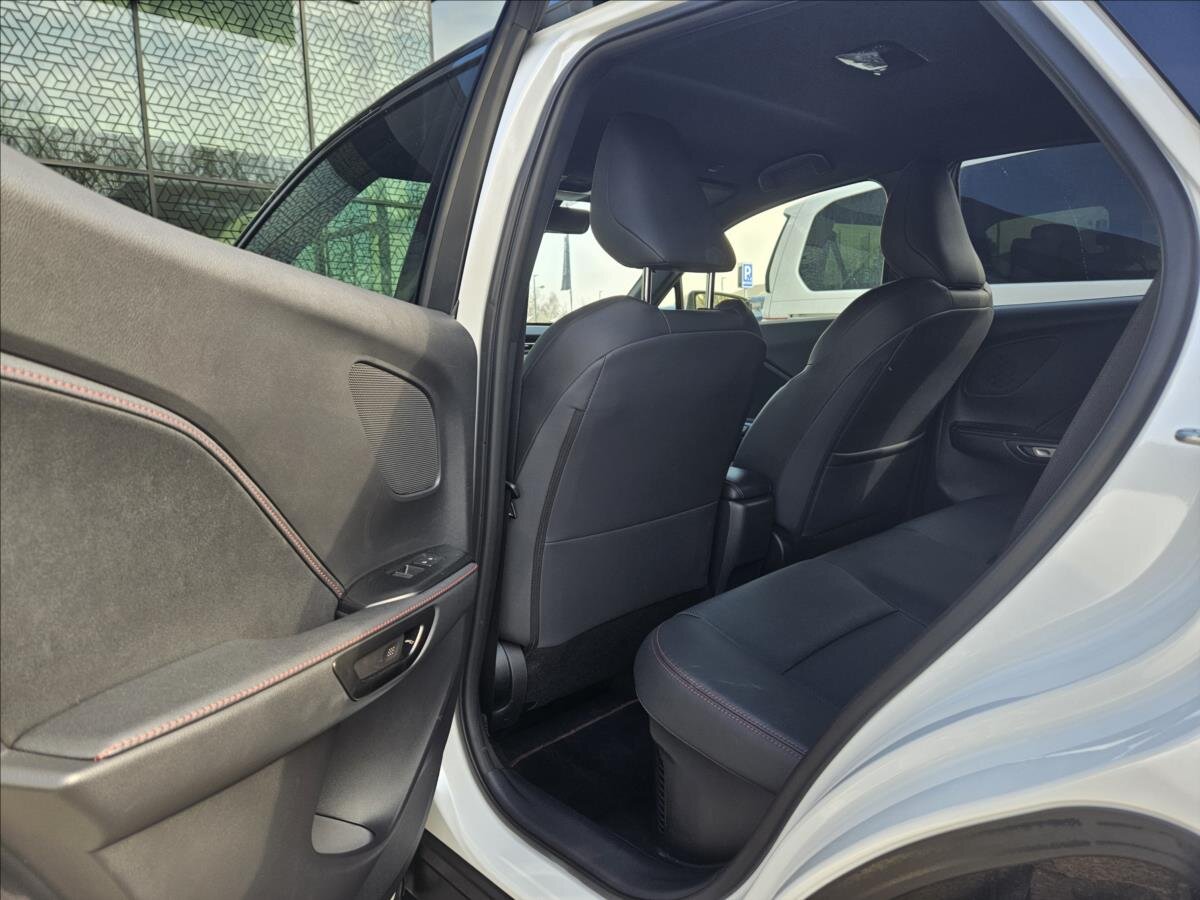 Lexus LBX SUV / Terénní 1,5 l 100 kw