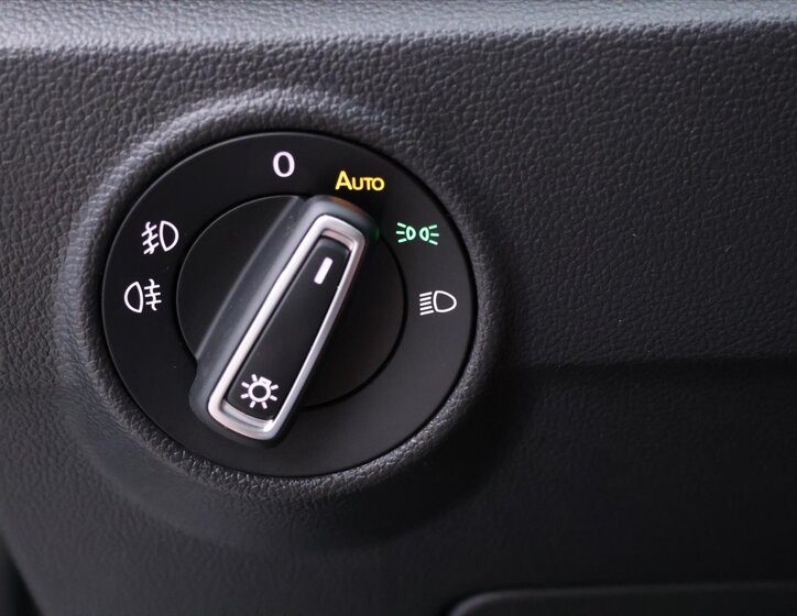 Volkswagen T-Roc SUV / Terénní 1,5 l 110 kw