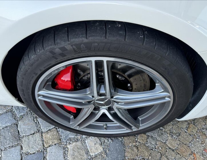 Mercedes-Benz AMG GT 28