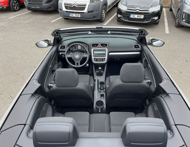 Volkswagen EOS 8