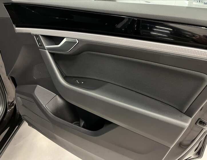 Volkswagen Touareg SUV / Terénní 3,0 l 170 kw