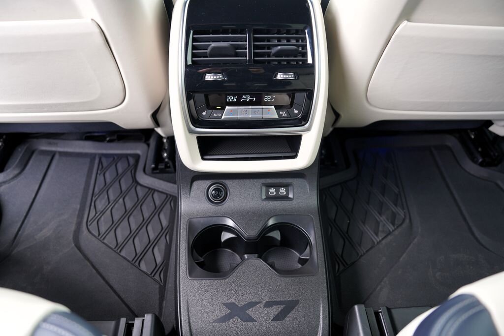 BMW X7 SUV / Terénní 3,0 l 250 kw