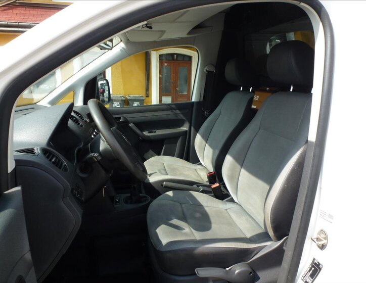 Volkswagen Caddy Skříň 1,6 l 75 kw