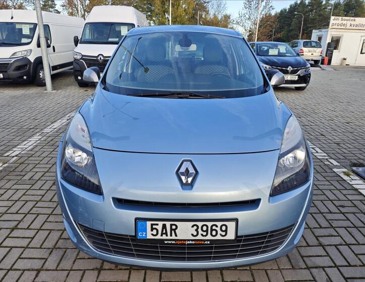 Renault Grand Scénic 9