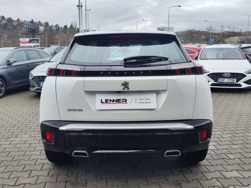 Peugeot 2008 SUV 1,2 l 96 kw