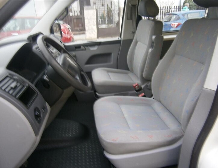 Volkswagen Transporter Kombi 1,9 l 63 kw