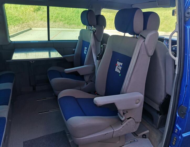 Volkswagen Multivan 12