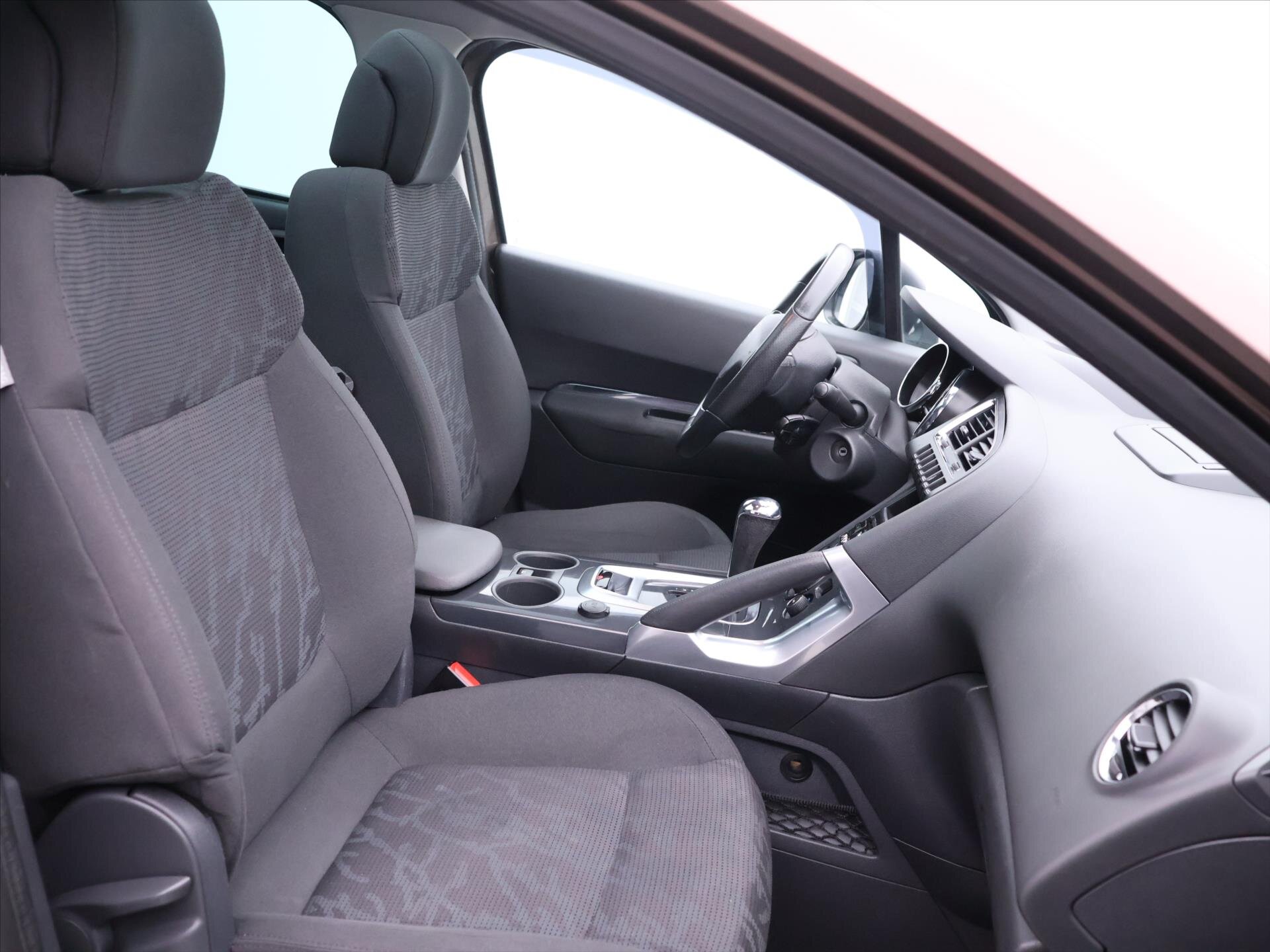 Peugeot 3008 MPV 2,0 l 120 kw