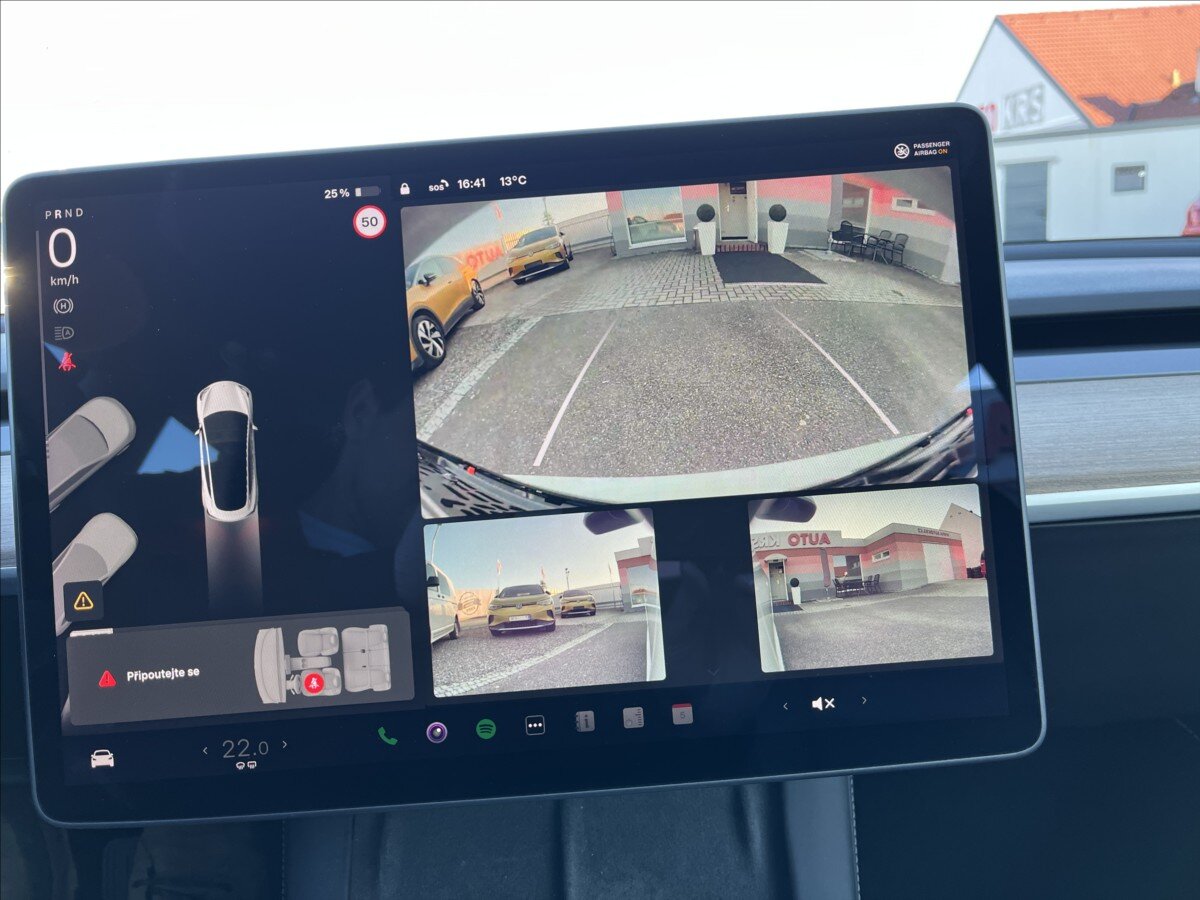 Tesla Model 3 Sedan / Limuzína 0,0 208 kw