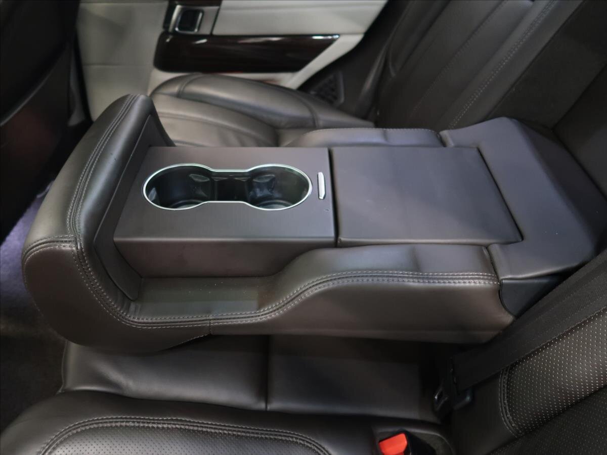 Land Rover Range Rover SUV / Terénní 4,4 l 250 kw