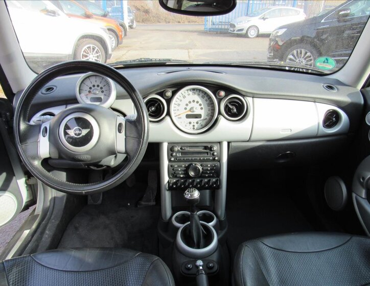 Mini Cooper Hatchback 1,6 l 66 kw