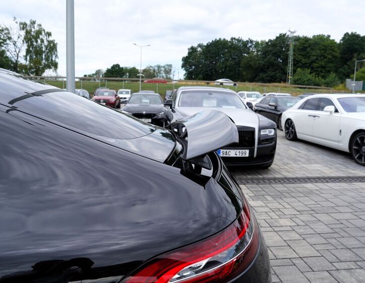 Mercedes-Benz AMG GT 15