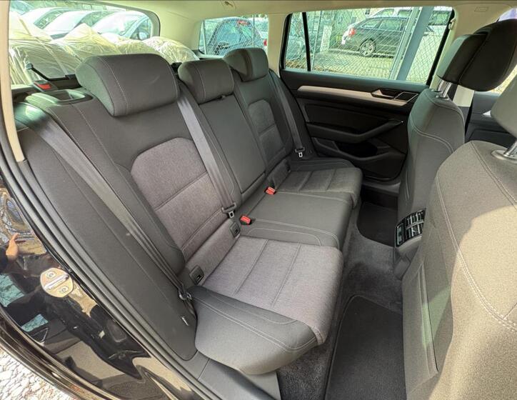 Volkswagen Passat 36