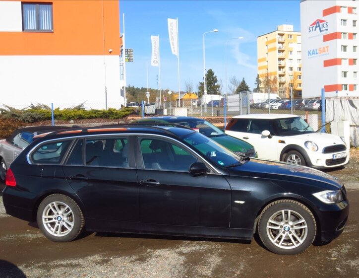 BMW Řada 3 Kombi 2,5 l 160 kw