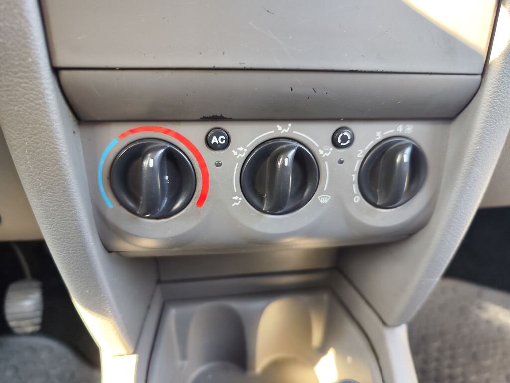 Renault Thalia Sedan / Limuzína 1,1 l 55 kw