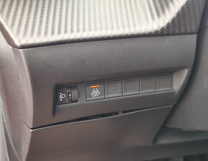 Peugeot 208 Hatchback 1,2 l 74 kw