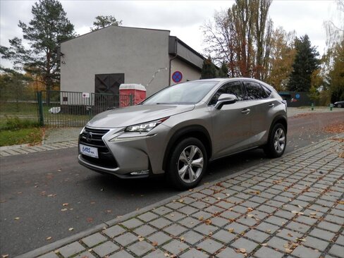 Lexus NX 300h SUV / Terénní 2,5 l 114 kw