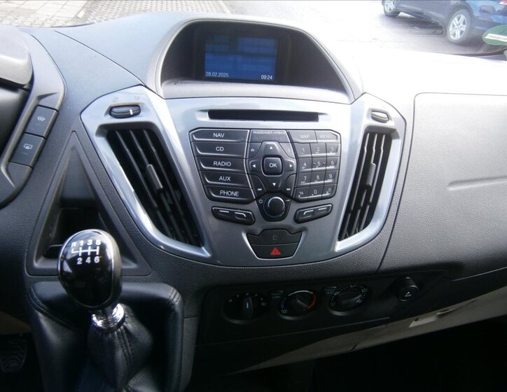 Ford Tourneo Custom 15